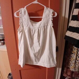 White Crew Neck Top With Ruffles